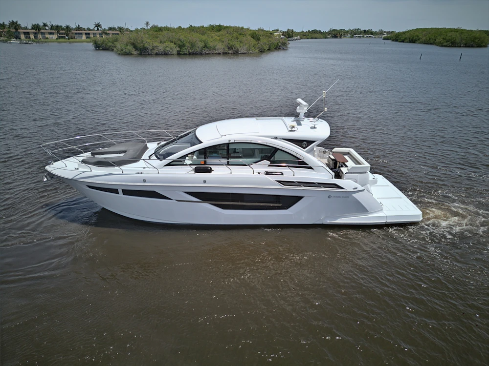 Cruisers Yachts 50 CANTIUS Yacht For Sale
