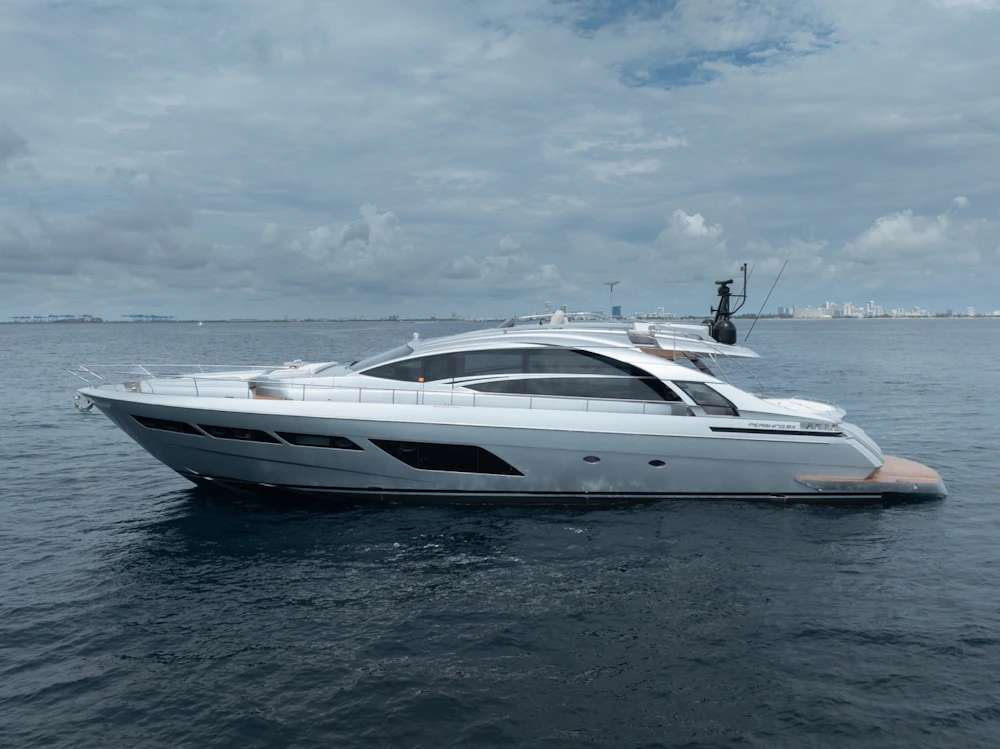 Pershing 8X Yacht For Sale