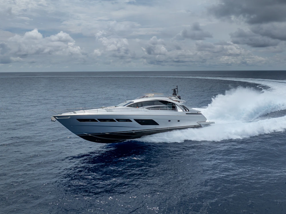 Pershing 8X Yacht For Sale