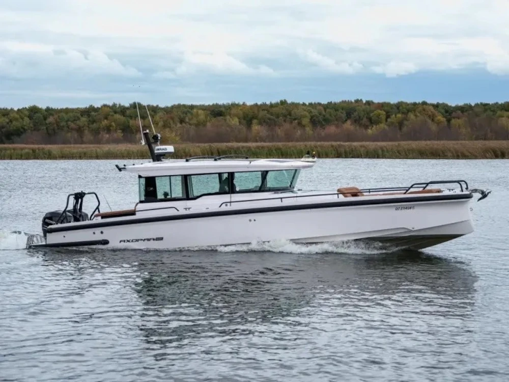 Axopar 37 XC CROSS CABIN Yacht For Sale