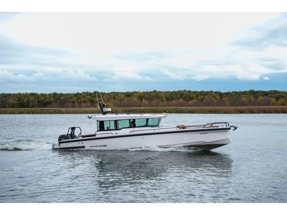 Axopar 37 XC CROSS CABIN Yacht For Sale