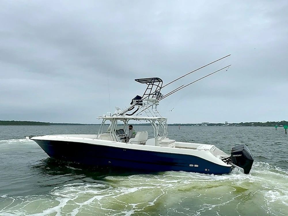 Hydra-Sports Vector 4100CC Yacht For Sale