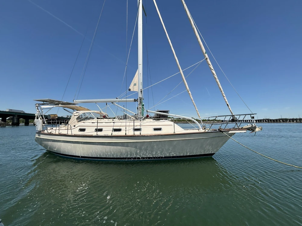 Island Packet  Yacht For Sale