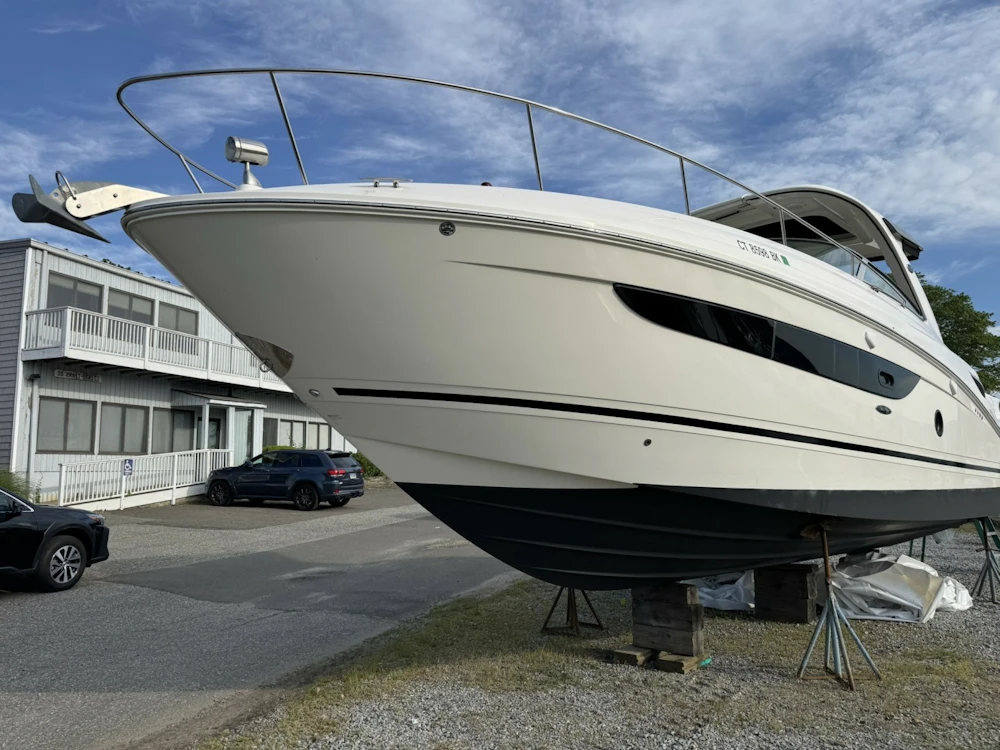 Sea Ray 350 Sundancer Yacht For Sale