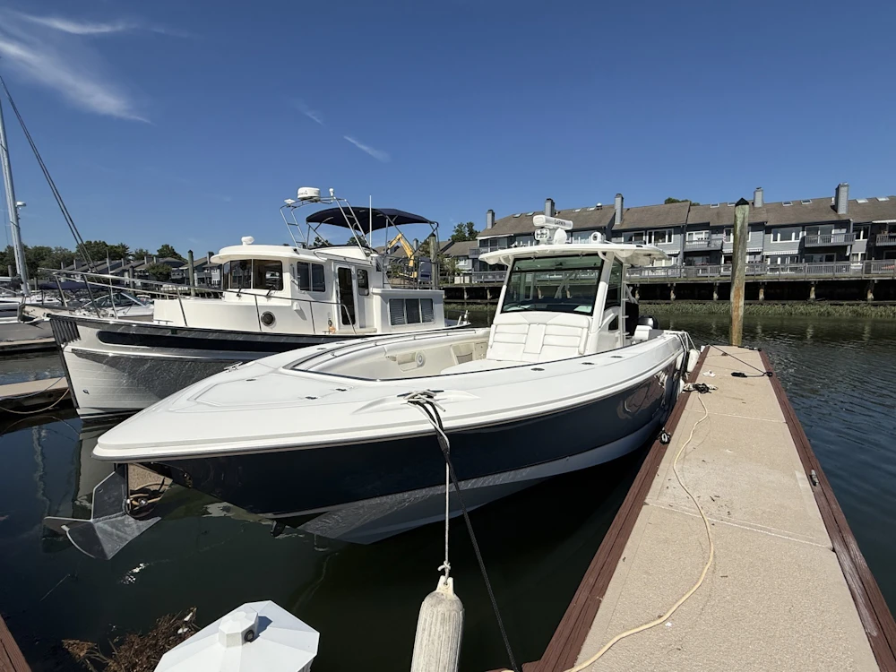 Boston Whaler  Yacht For Sale