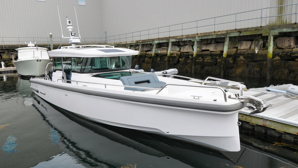 Axopar 37XC Yacht For Sale
