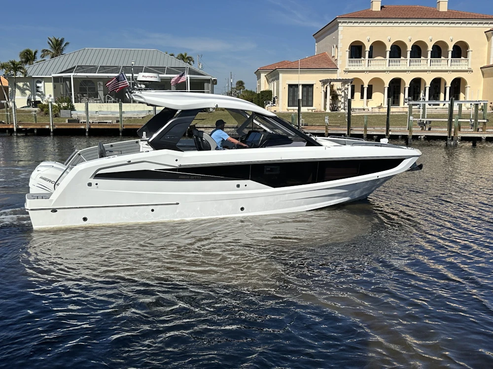 Galeon 325 GTO Yacht For Sale