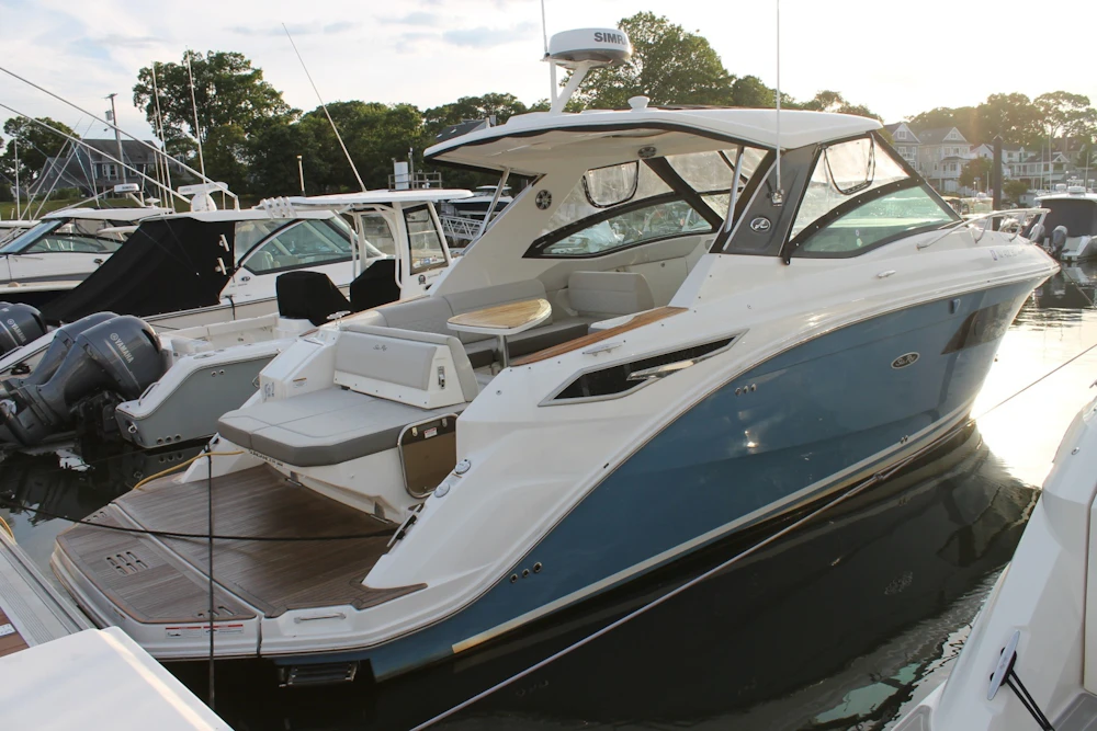 Sea Ray Sundancer 320 Yacht For Sale