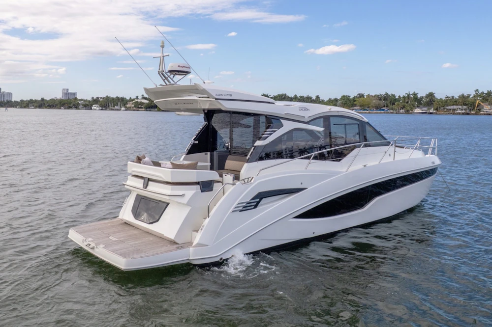 Galeon 425 HTS Yacht For Sale