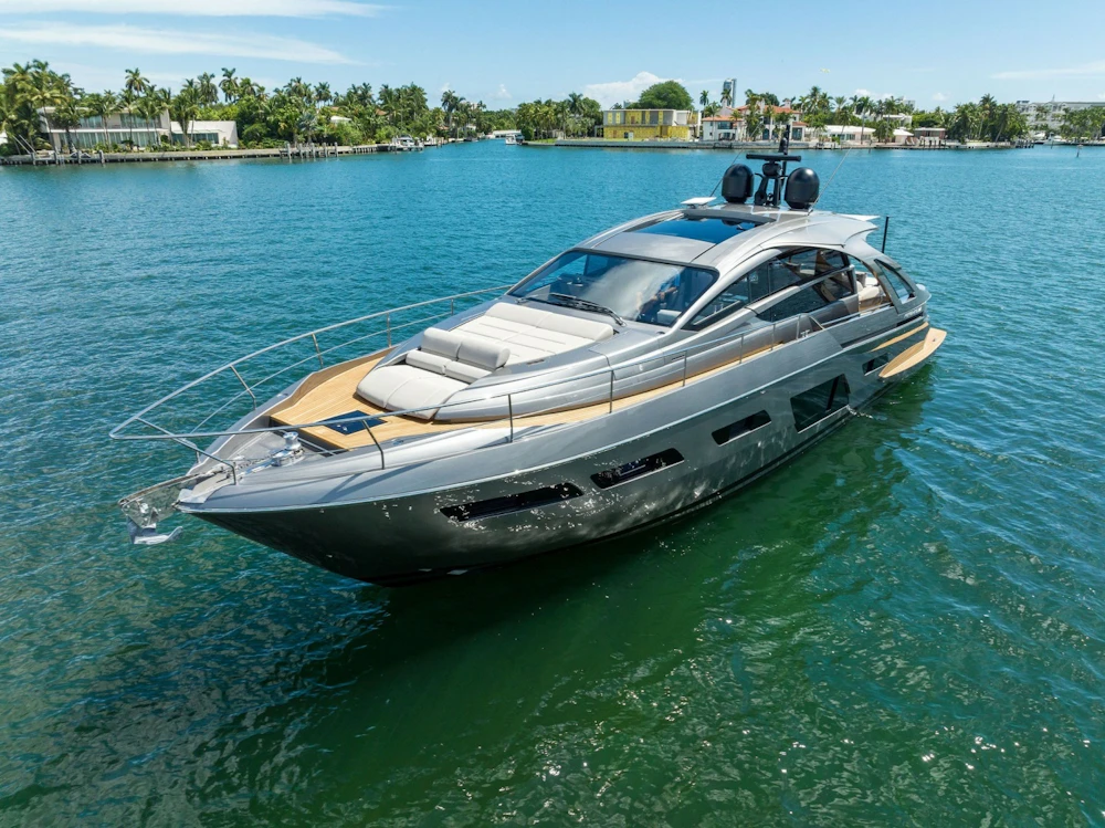 Pershing 7X Yacht For Sale