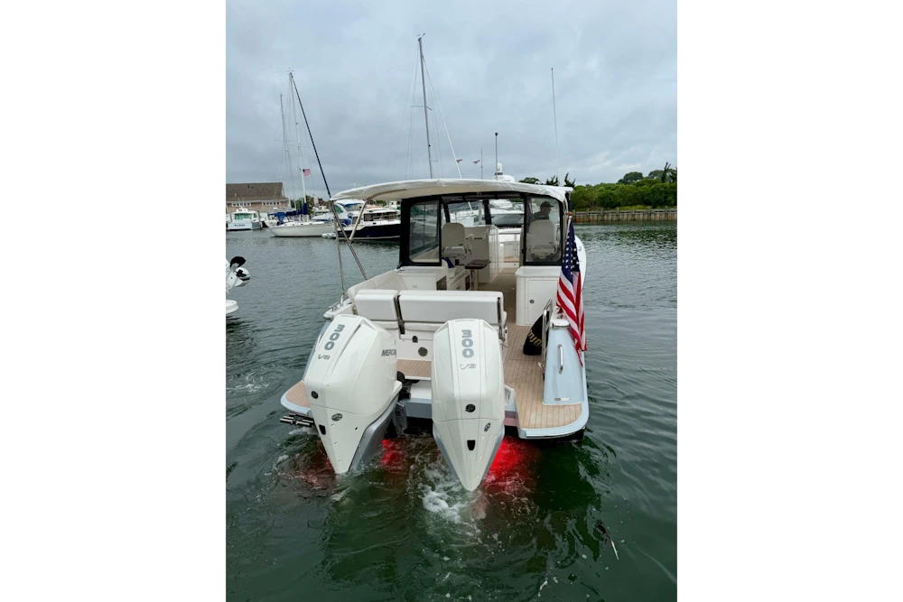 MJM 3 Yacht For Sale