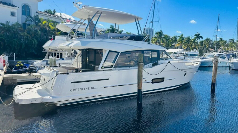 Greenline 48 Fly Hybrid Yacht For Sale