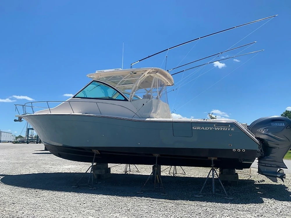 Grady-White 370 Express Yacht For Sale
