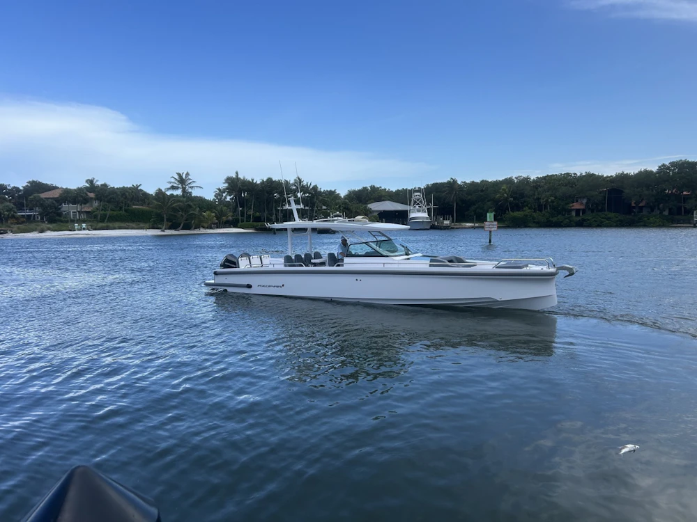 Axopar 37 ST Yacht For Sale