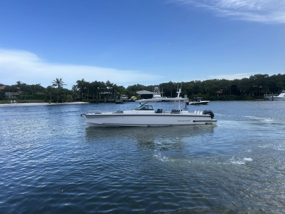 Axopar 37 ST Yacht For Sale