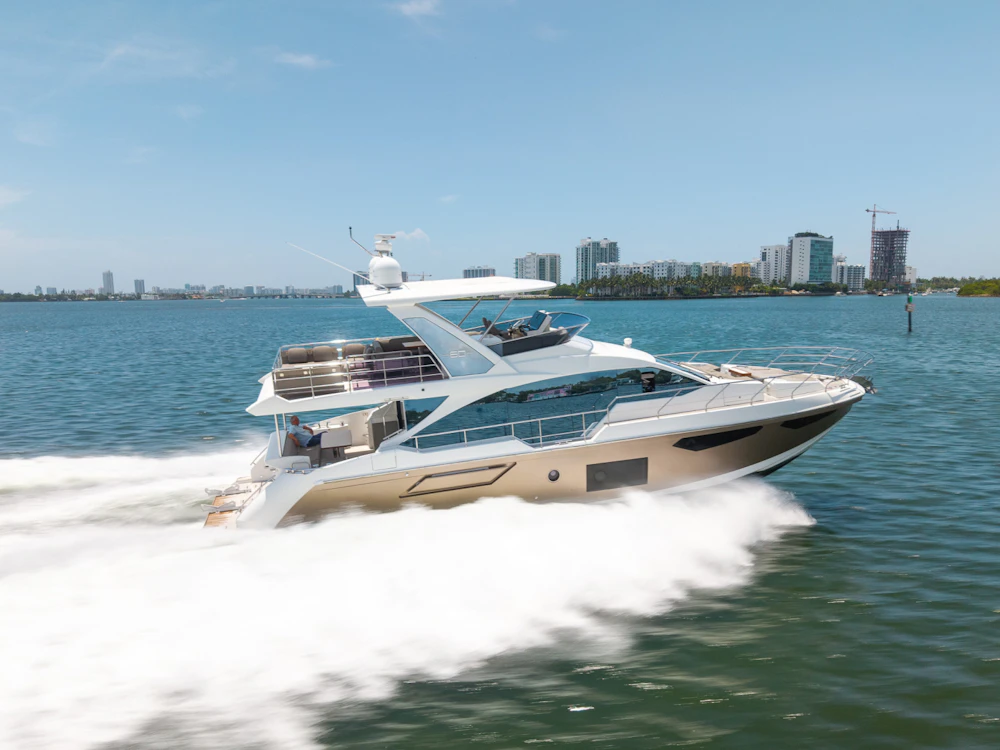 Azimut 60 Flybridge Yacht For Sale