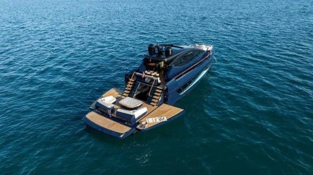 Lazzara Yachts  Yacht For Sale