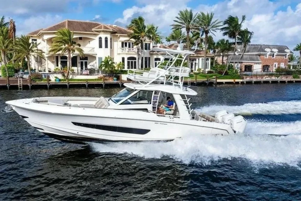Boston Whaler  Yacht For Sale