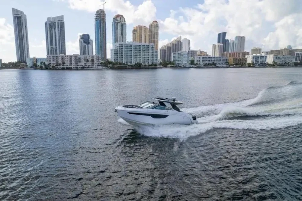Cruisers Yachts  Yacht For Sale