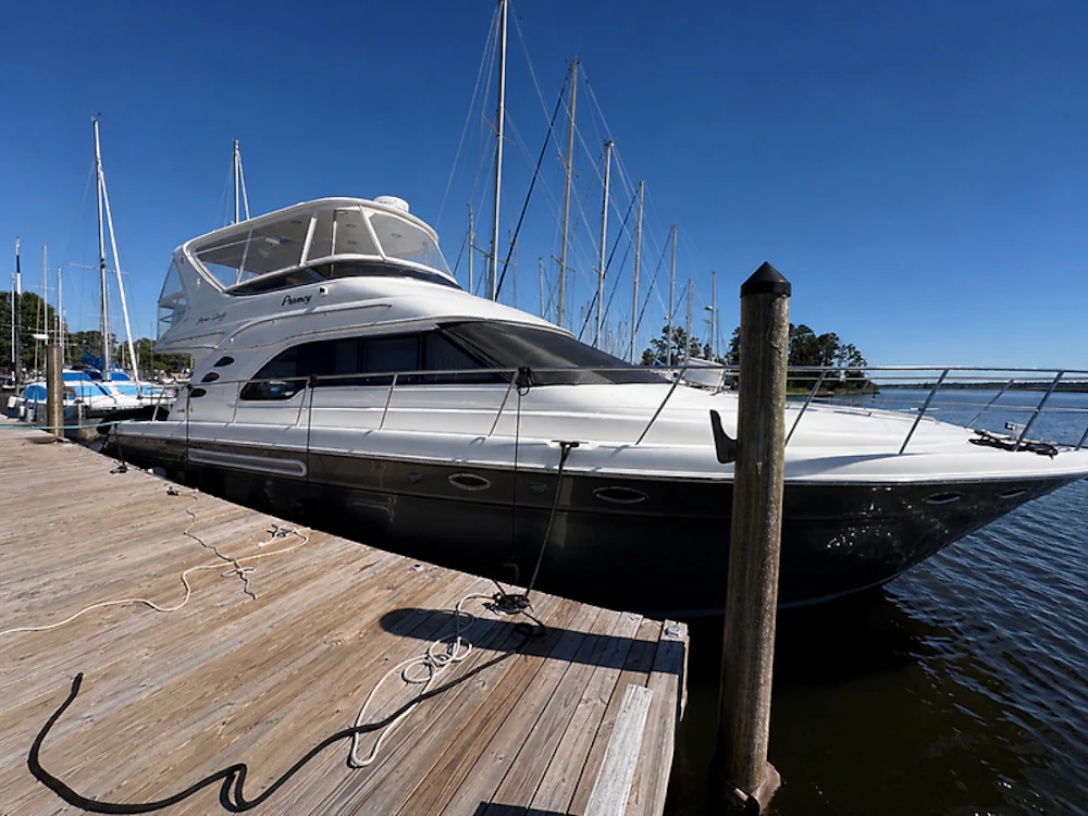Sea Ray 560 Sedan Bridge Yacht For Sale