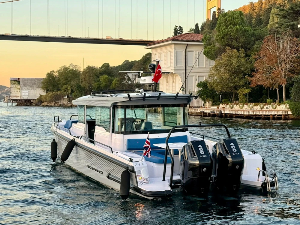 Axopar 37 XC Cross Cabin Yacht For Sale