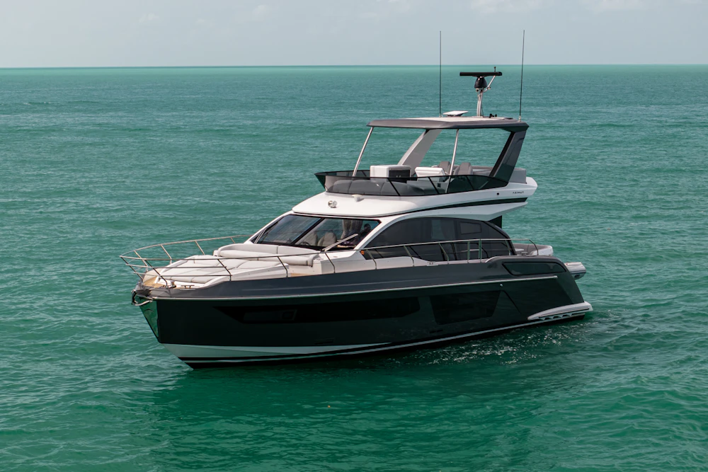 Azimut FLY 53 Yacht For Sale