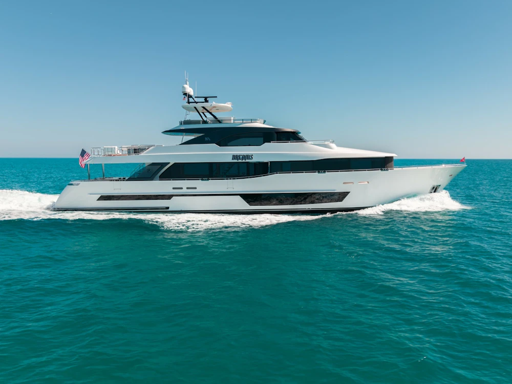 Ocean Alexander OA 37L Yacht For Sale