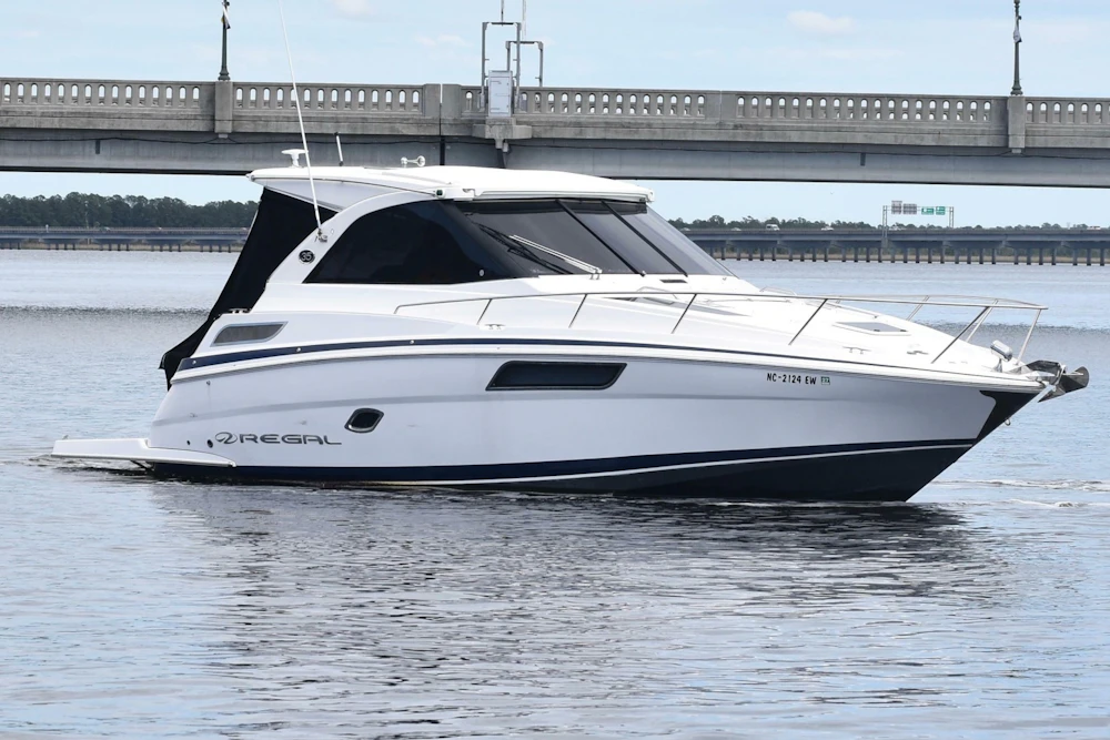 Regal 35 Sport Coupe Yacht For Sale