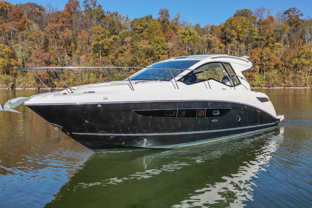 Sea Ray Sundancer 350 Coupe Yacht For Sale