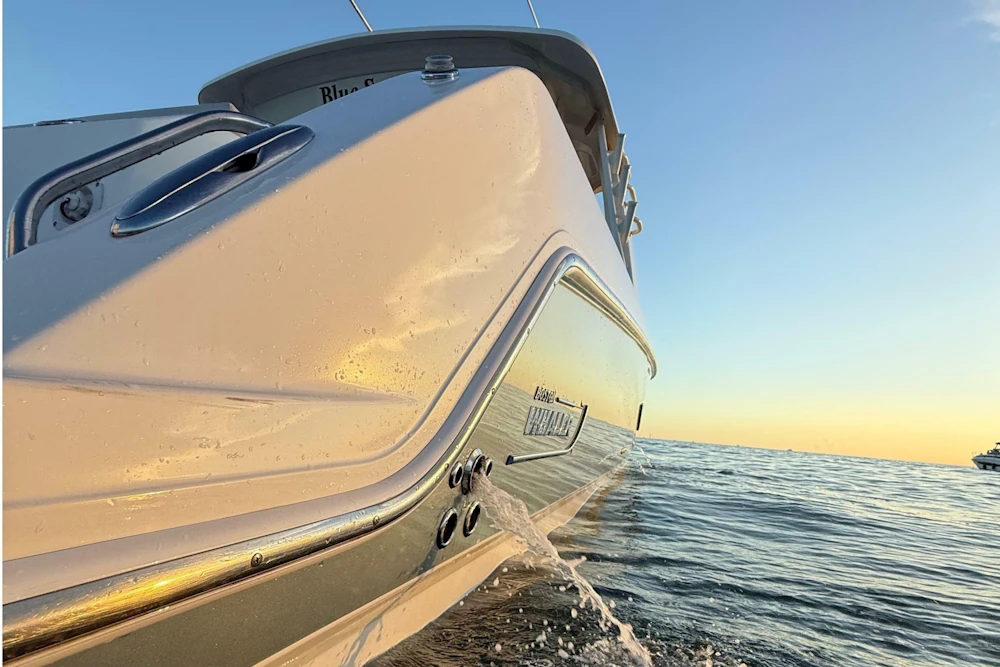 Boston Whaler 420 Outrage Yacht For Sale