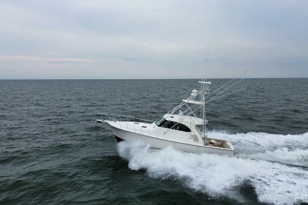Henriques 42 Express Hardtop Yacht For Sale