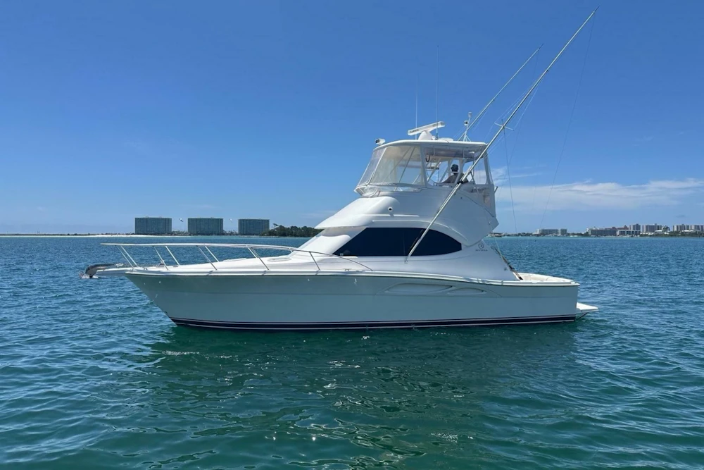 Riviera 37 Flybridge Yacht For Sale
