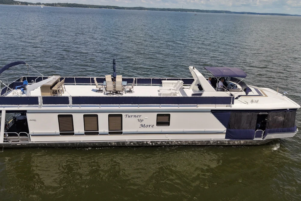 Stardust Cruisers 71x16 Yacht For Sale