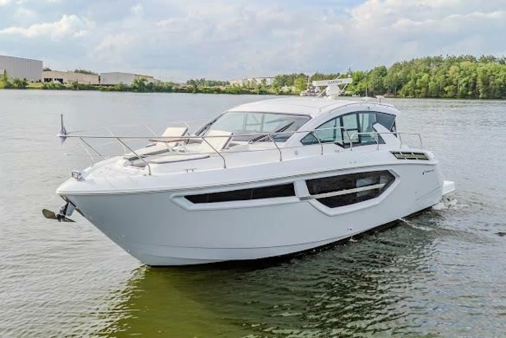 Cruisers Yachts 42 Cantius Yacht For Sale