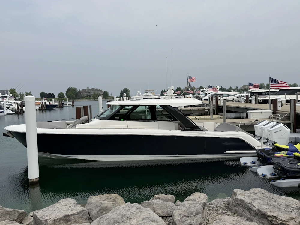 Tiara Yachts 48 LS Yacht For Sale