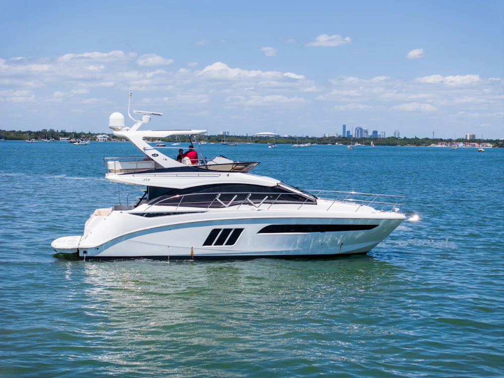 Sea Ray 510 FLY Yacht For Sale