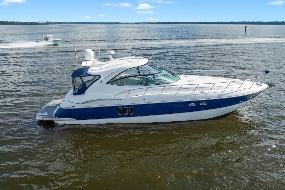 Cruisers Yachts 520 Express Yacht For Sale