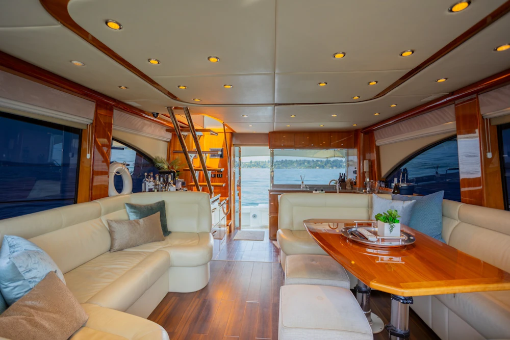 Riviera 53 Enclosed Flybridge Yacht For Sale