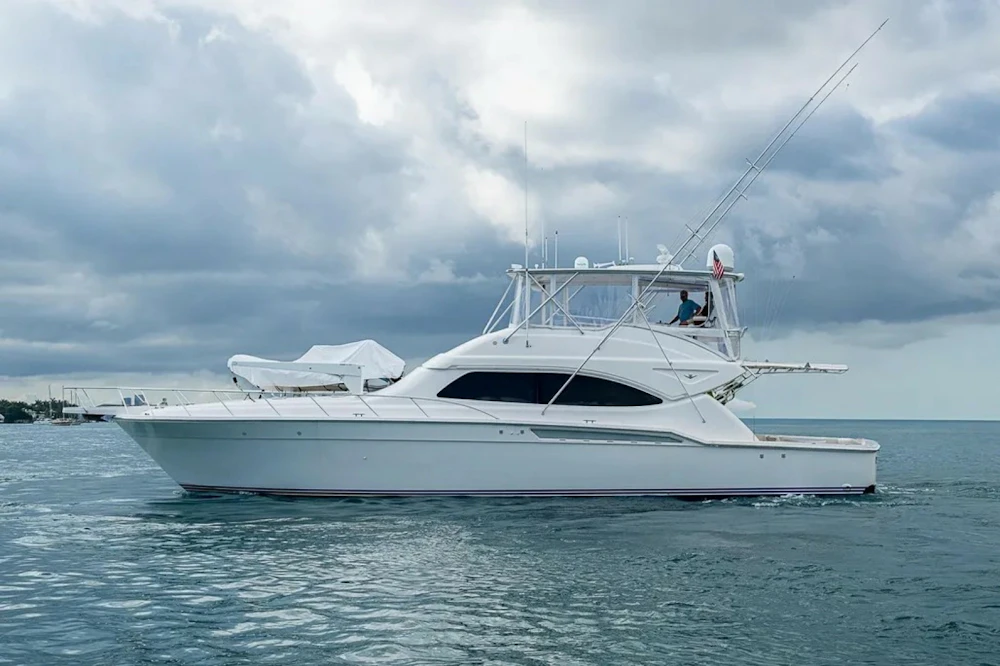 Bertram 630 Convertible Yacht For Sale