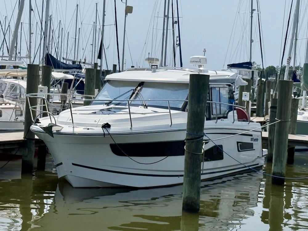 Jeanneau NC1095 Yacht For Sale
