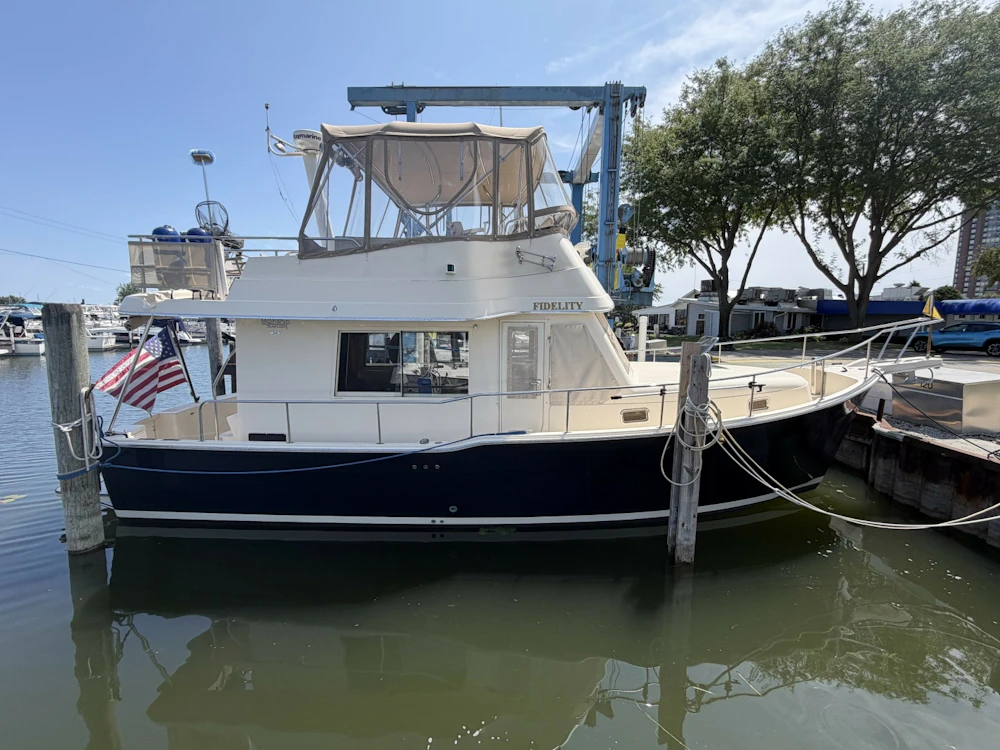 Mainship 34 Trawler Yacht For Sale
