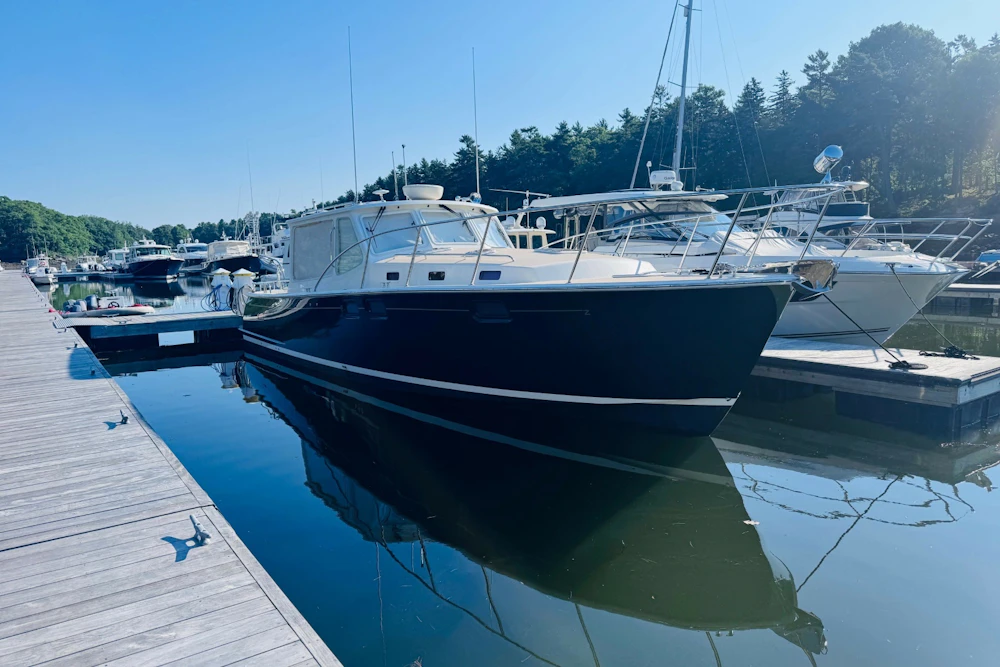 MJM 40z Yacht For Sale