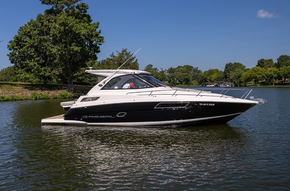 Regal 35 Sport Coupe Yacht For Sale