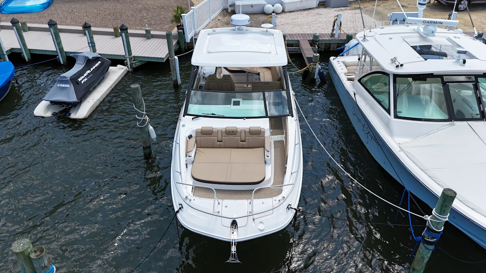 Sea Ray 320 Sundancer OB Yacht For Sale