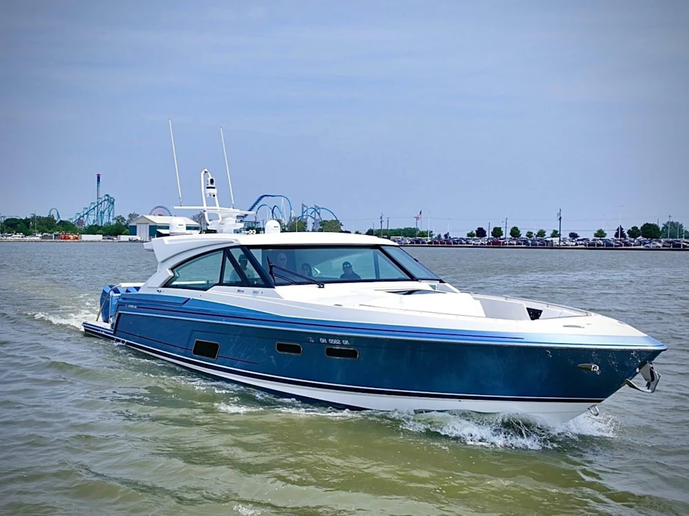Formula 500 Super Sport Crossover Yacht For Sale