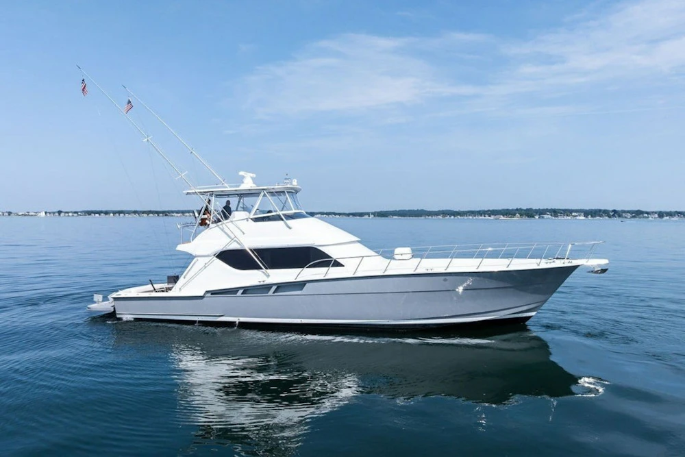 Hatteras 60 Convertible Yacht For Sale