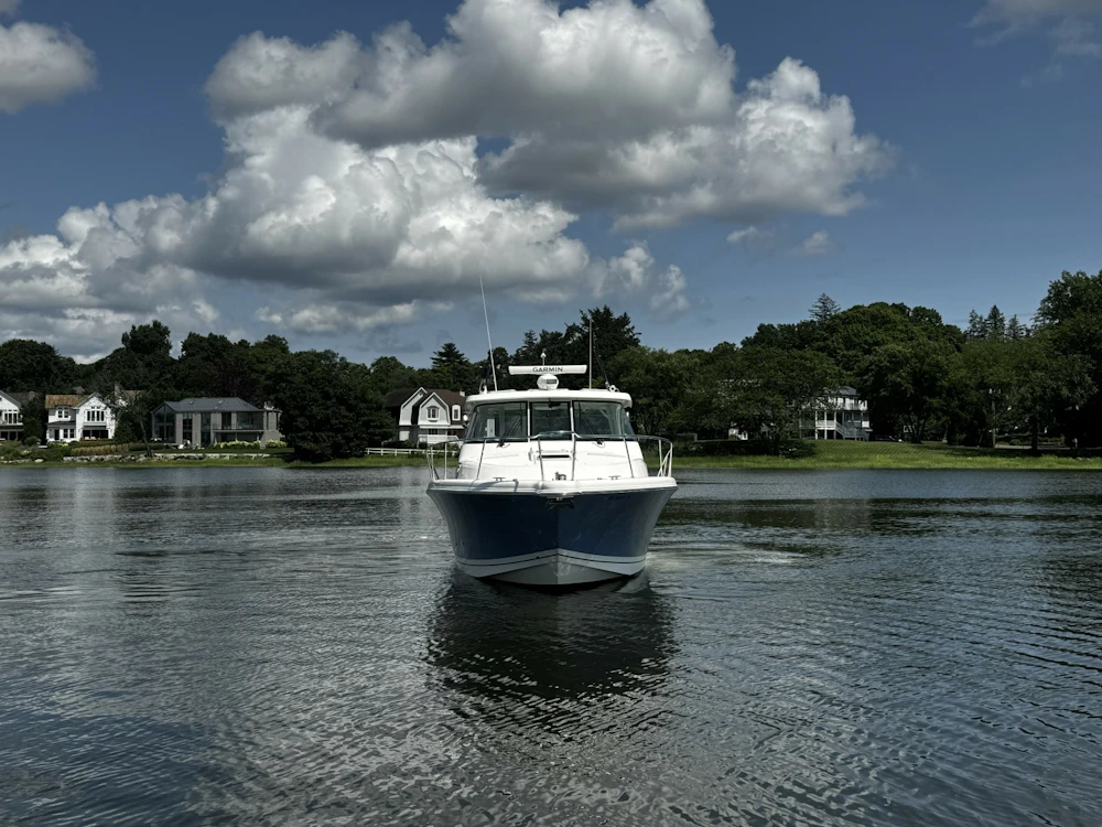 Pursuit OS 385 Offshore Yacht For Sale