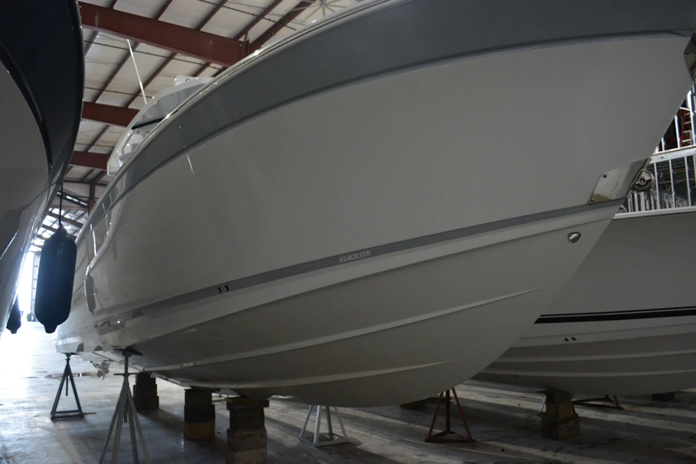 Blackfin 332 CC Yacht For Sale