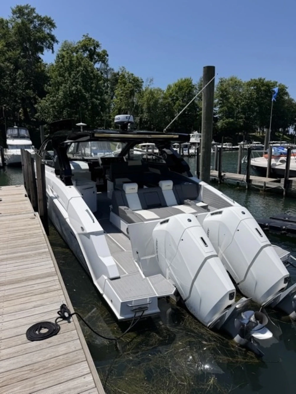 Cruisers Yachts  Yacht For Sale
