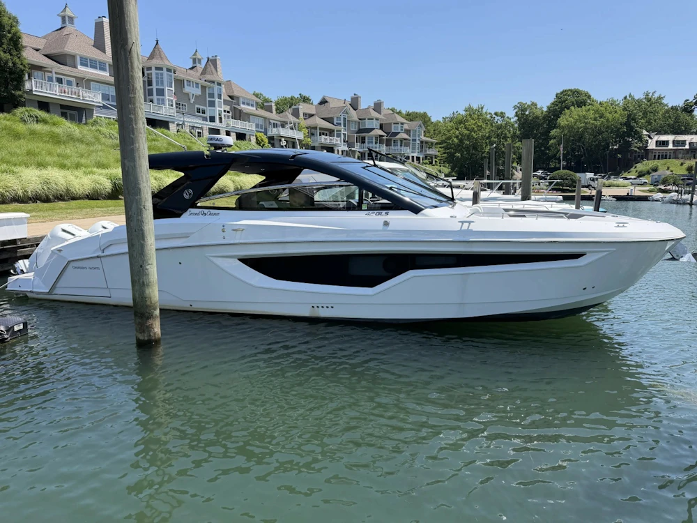 Cruisers Yachts  Yacht For Sale